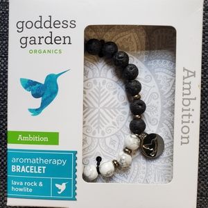 NIB Goddess Garden Aromatherapy Bracelet - lava rock and howlite